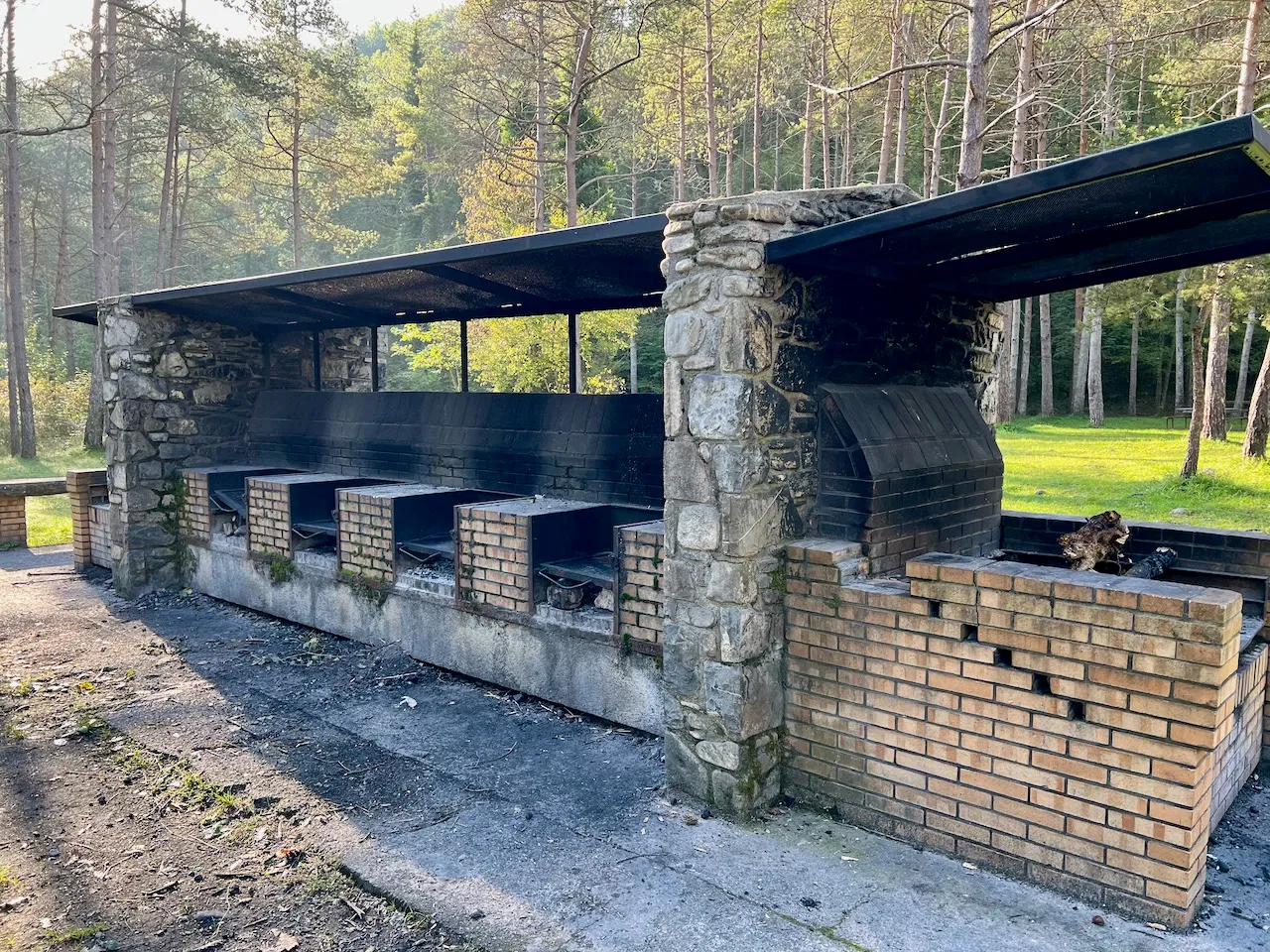 Barbecue spots and grilling area